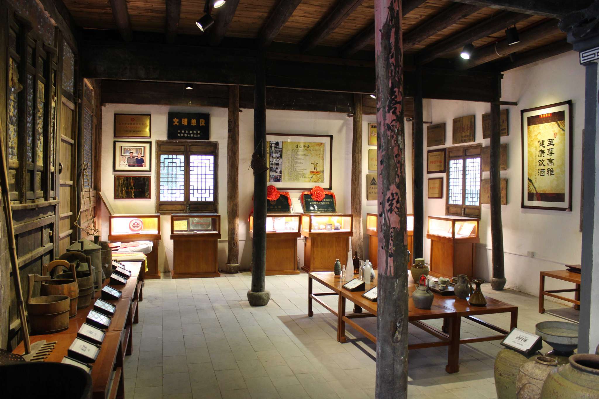 東陽(yáng)酒業(yè)酒文化展示館 (2)